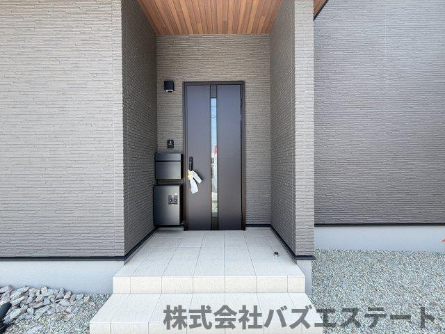 姫路市飾磨区中島の新築一戸建のエントランス