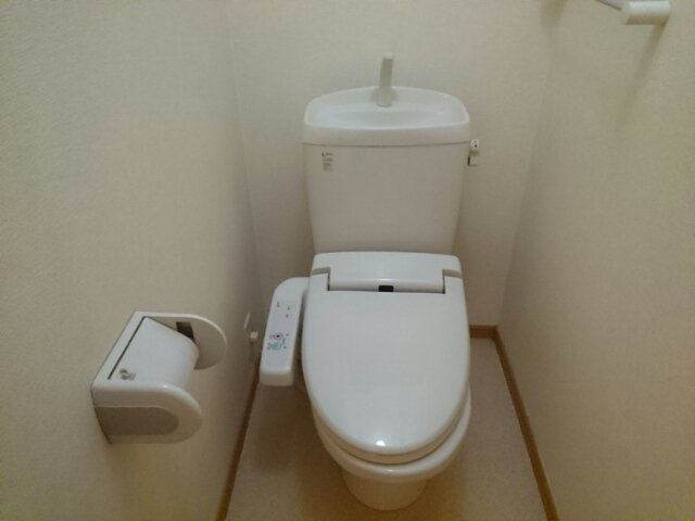 ローザ・アルベロＡ棟のトイレ|清潔感のあるトイレです