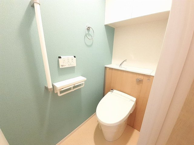 Ｙシャトレーヌ　Ⅲのトイレ|落ち着いた色調のトイレです