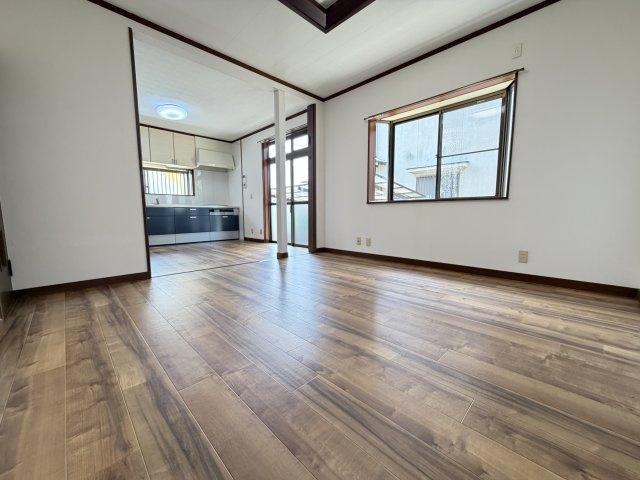 姫路市余部区上川原の中古一戸建の居間・リビング