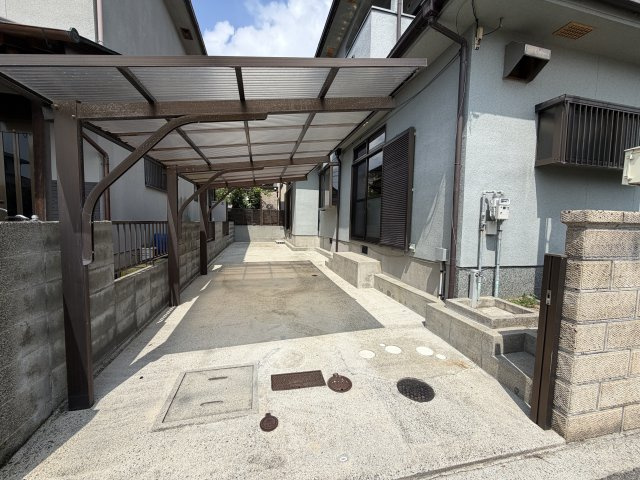 姫路市余部区上川原の中古一戸建の駐車場