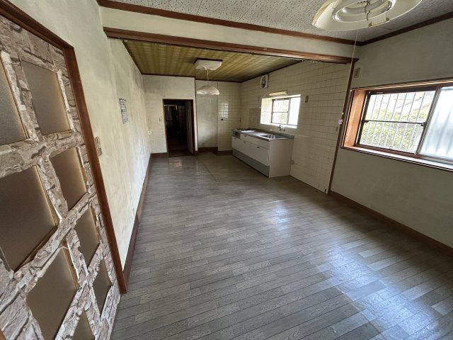 飾磨区妻鹿　中古一戸建ての居間・リビング