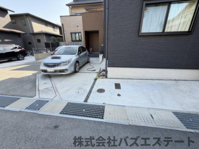 飾磨区加茂　中古一戸建ての駐車場