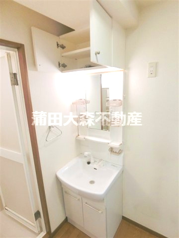 エクセル遠藤の洗面所|上部吊戸棚収納付きがうれしい独立洗面台　洗面脱衣所