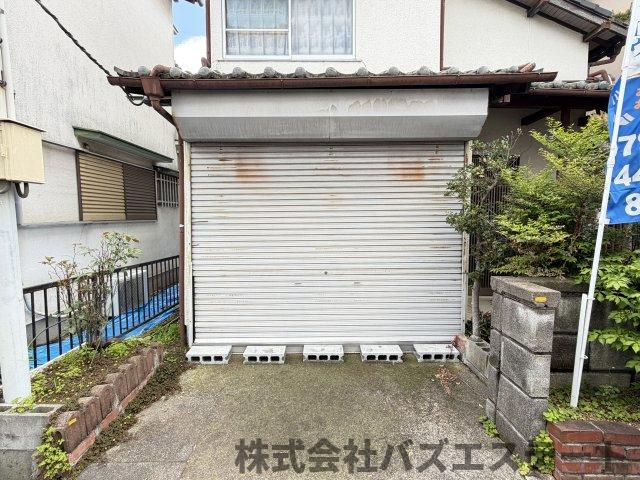 宮上町　中古一戸建ての駐車場