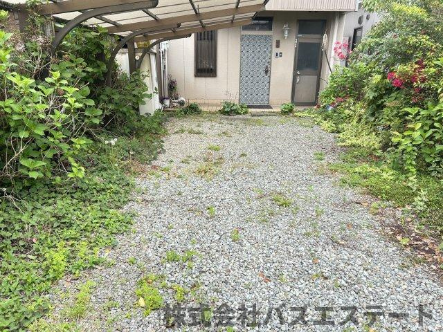 幸町　中古一戸建ての駐車場