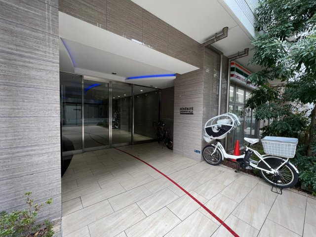セレニテ心斎橋グランデのエントランス