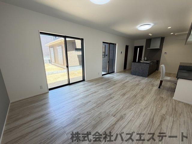 飯田　新築戸建ての居間・リビング