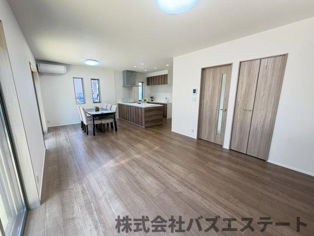 飯田　新築一戸建ての居間・リビング