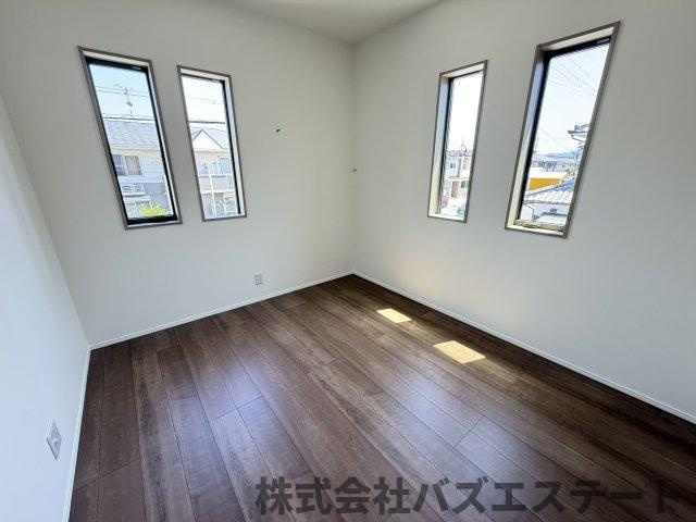 飯田　新築一戸建ての洋室