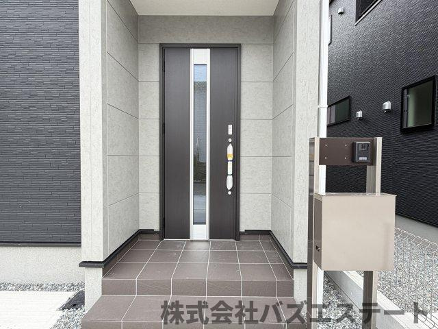 青山　新築一戸建てのエントランス
