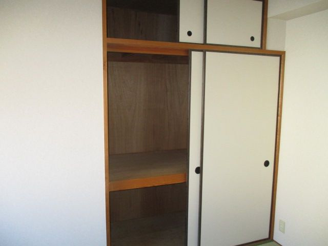 ネオカーサ南庄の収納