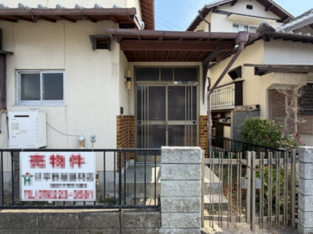 姫路市御立西２丁目の中古一戸建のエントランス