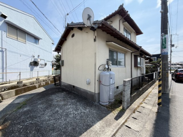 姫路市御立西２丁目の中古一戸建の駐車場