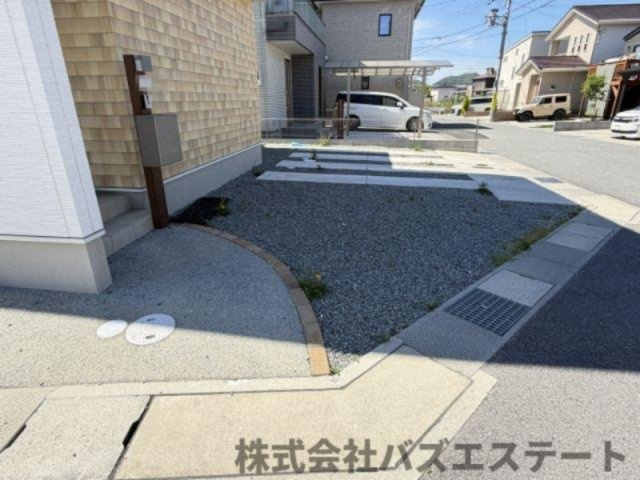 花田町加納原田　中古一戸建ての駐車場