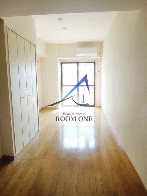 ビューバレー白楽 の居間・リビング|洋室のお部屋です。