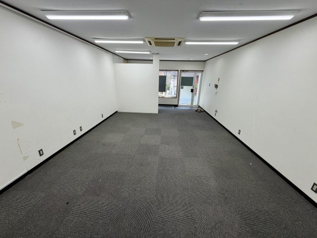 大阪市西成区聖天下１丁目の店舗事務所の内装