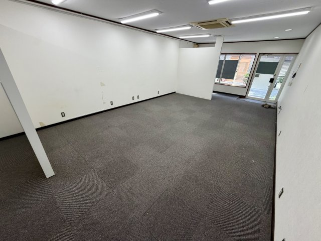 大阪市西成区聖天下１丁目の店舗事務所の内装