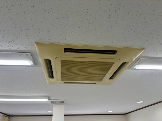 大阪市西成区聖天下１丁目の店舗事務所の設備