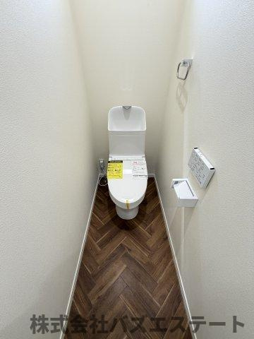 網干区興浜　新築一戸建てのトイレ