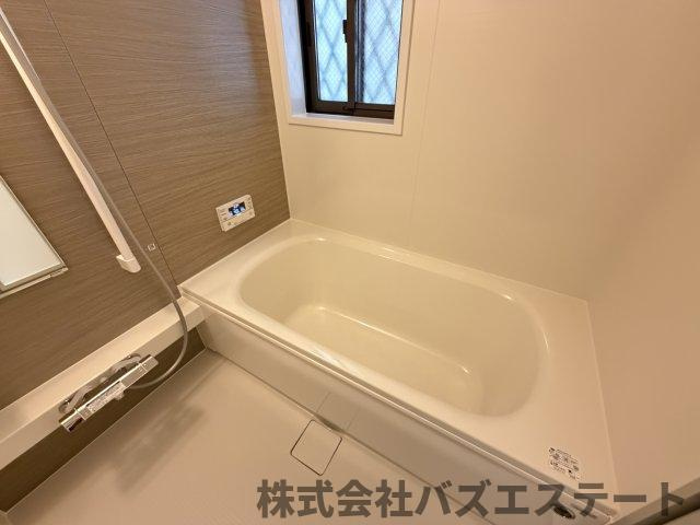 東雲町　中古一戸建ての浴室