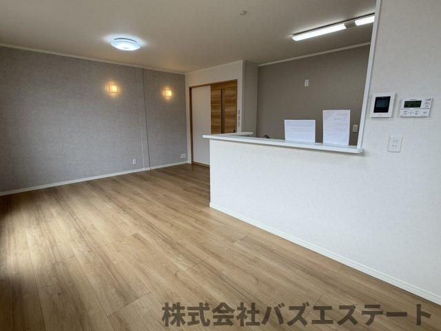 東雲町　中古一戸建ての居間・リビング