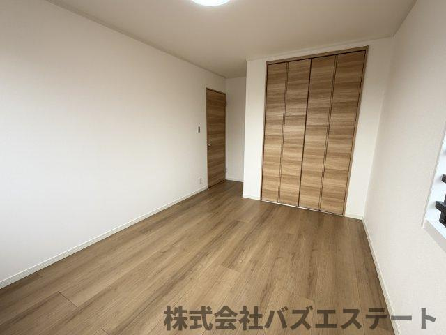 東雲町　中古一戸建ての洋室
