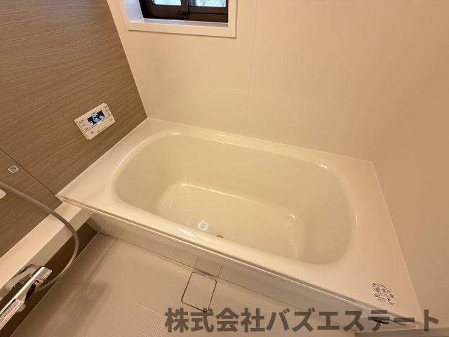 東雲町　中古一戸建ての浴室