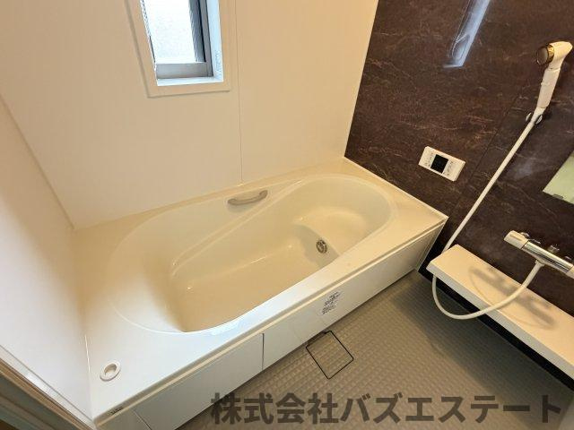 網干区田井　中古一戸建ての浴室