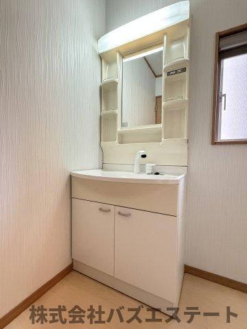 網干区田井　中古一戸建ての洗面所