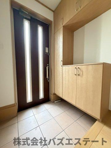 網干区田井　中古一戸建ての玄関