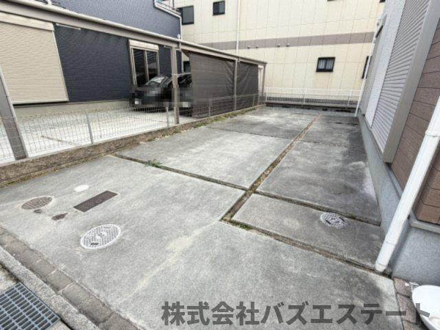 網干区田井　中古一戸建ての駐車場
