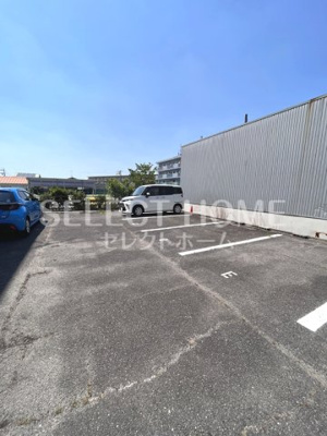 【駐車場】 | ハイツ西上野 | 駐車場に車を止められます