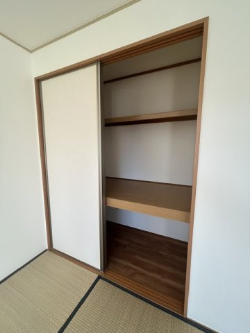 ファミール上条の収納