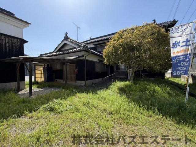 勝原区大谷　中古一戸建ての駐車場