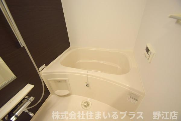ナガラの浴室