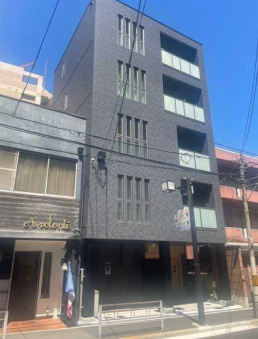 アストロ上本町のエントランス