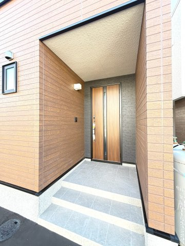 【新築戸建】札幌市豊平区月寒東2条19丁目5棟の玄関