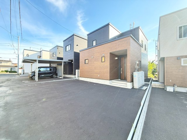 【新築戸建】札幌市豊平区月寒東2条19丁目5棟の駐車場|駐車3台可