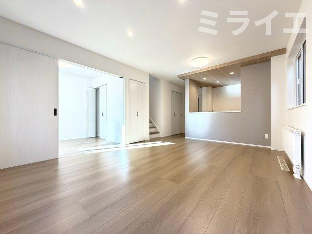 【新築戸建】札幌市豊平区月寒東2条19丁目5棟の居間・リビング