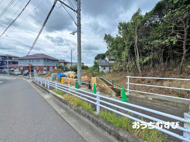 小牧市本庄郷浦2期(全1棟)の前面道路含む現地写真