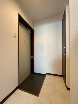 【玄関】 | U-ro玉造 | ※同物件　別間取り　参考写真