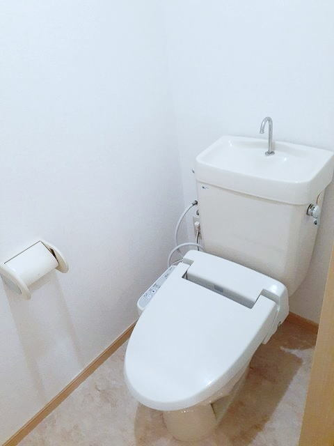 レピュート中村のトイレ|シンプルで使いやすいトイレです