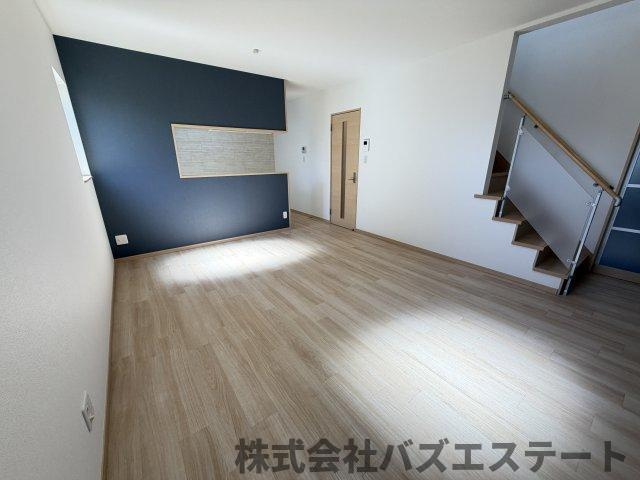 大津区恵美酒町　中古一戸建ての居間・リビング