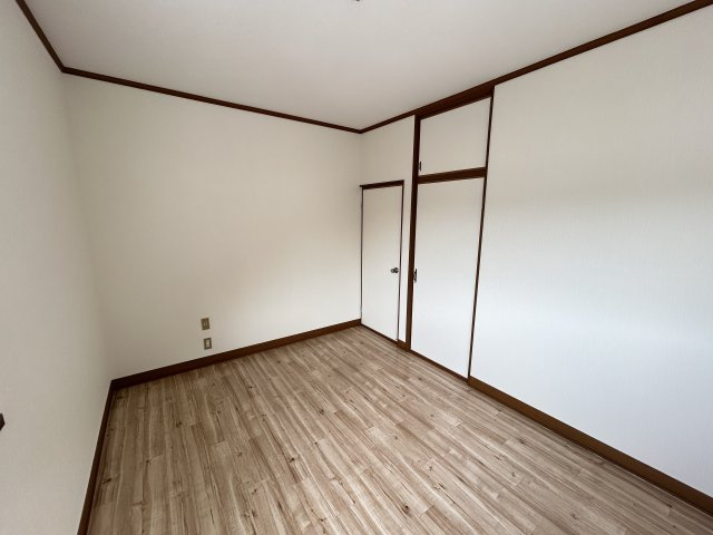 北平野6丁目　中古戸建ての洋室