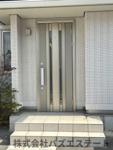 町坪　中古一戸建てのエントランス