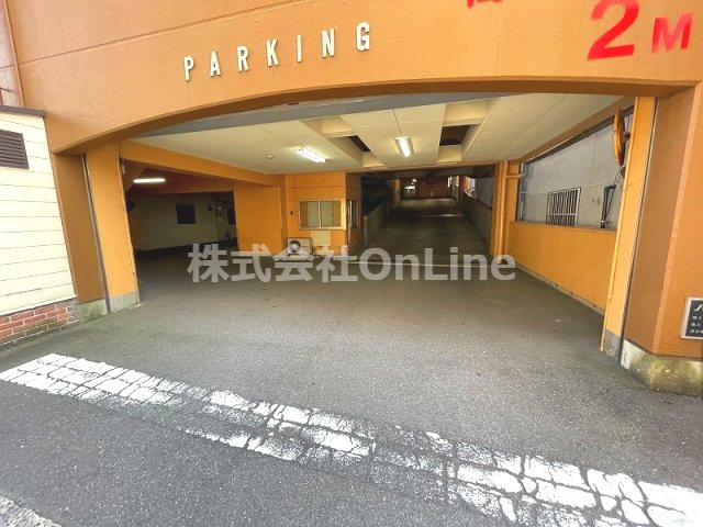 プリンストン布施の駐車場