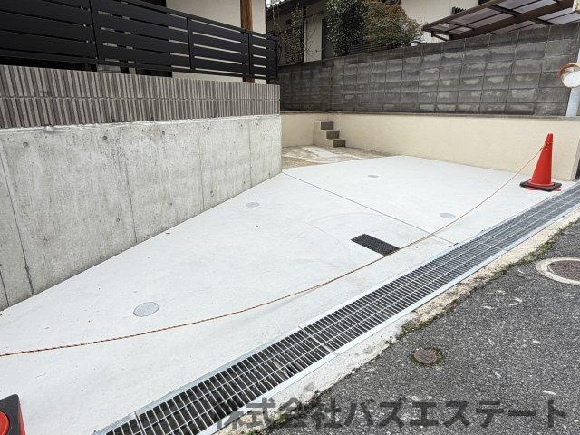 北新在家２丁目　中古一戸建ての駐車場