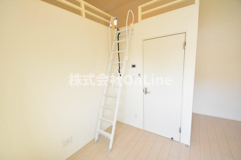 クレセントコートの寝室