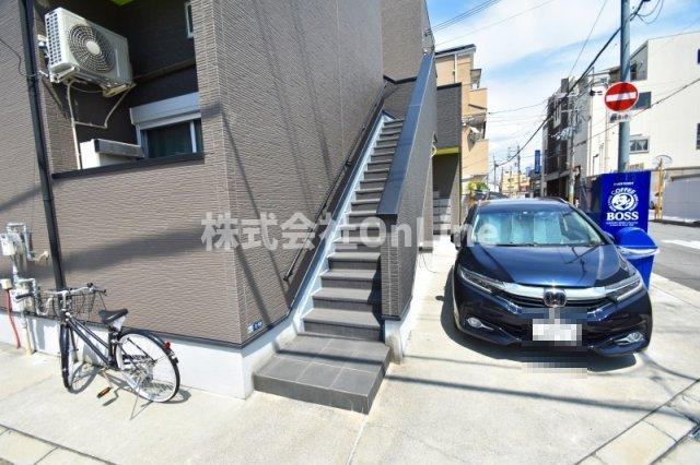 クレセントコートの駐車場